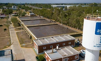 Privatización de Aysa: piden frenar la entrega de la empresa a manos privadas | Privatizaciones