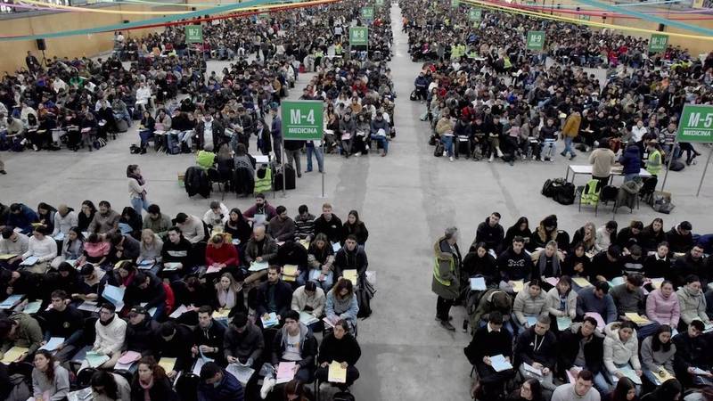 El Gobierno dice que sospecha un fraude y obligará a casi 270 médicos a rendir de nuevo el examen de residencia