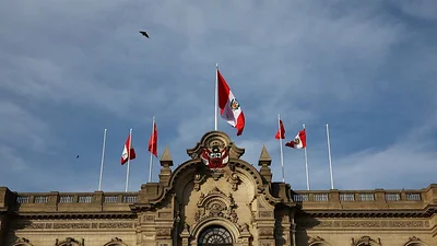 Perú incauta cuatro toneladas de mercurio del mercado negro destinado a minas ilegales de oro Perú incauta cuatro toneladas de mercurio del mercado negro destinado a minas ilegales de oro