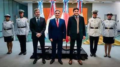 En medio de la tensión, gobernadores de la Región Centro lanzaron una serie de reclamos a Milei: "Se desentiende de muchas cuestiones" En medio de la tensión, gobernadores de la Región Centro lanzaron una serie de reclamos a Milei: "Se desentiende de muchas cuestiones"