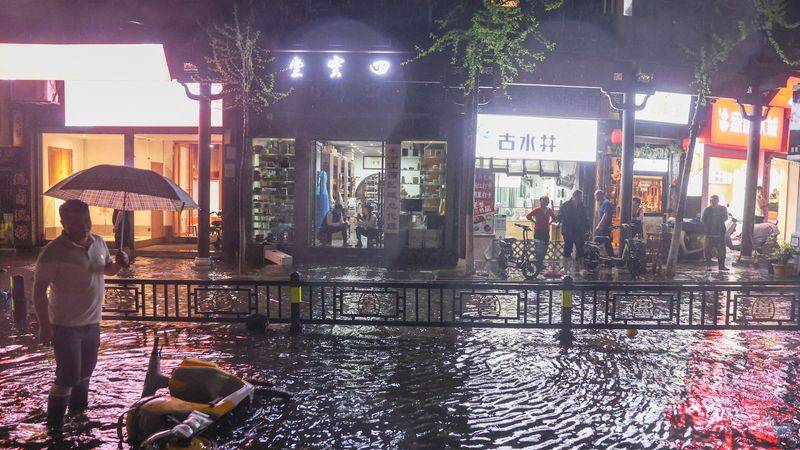 Las tormentas dejan el equivalente a casi un año de lluvias en el norte de China y 19.000 evacuados