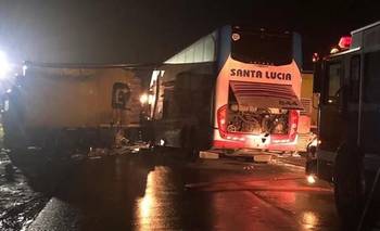 Accidente fatal: tres muertos por un choque entre un micro y un camión | Ruta 11