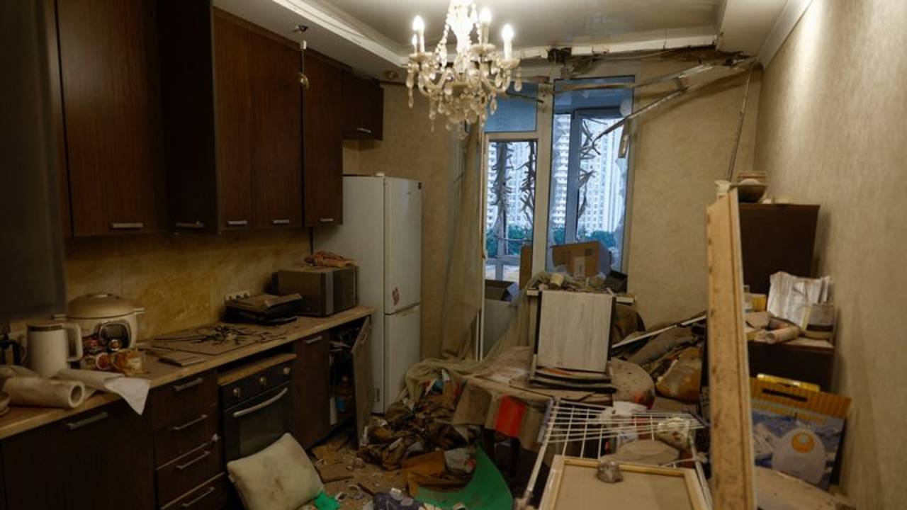 Un ataque nocturno ruso en Kiev deja ocho heridos, entre ellos un niño, según Ucrania