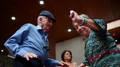 Los ancianos solitarios en Venezuela encuentran un salvavidas en la pista de baile Los ancianos solitarios en Venezuela encuentran un salvavidas en la pista de baile