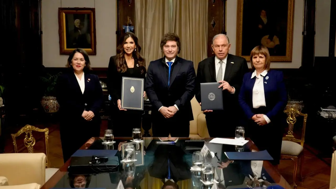 Milei más alineado que nunca con Trump: dos reuniones en Rosada y la promesa de la exención de visas