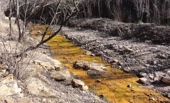 El lugar desconocido de Argentina en donde hay "pepitas" de oro en el agua | Escapadas