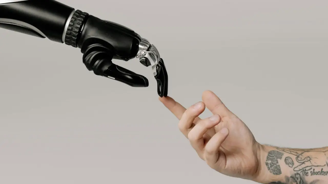 plataformas de inteligencia artificial gratuitas para trabajo y estudio