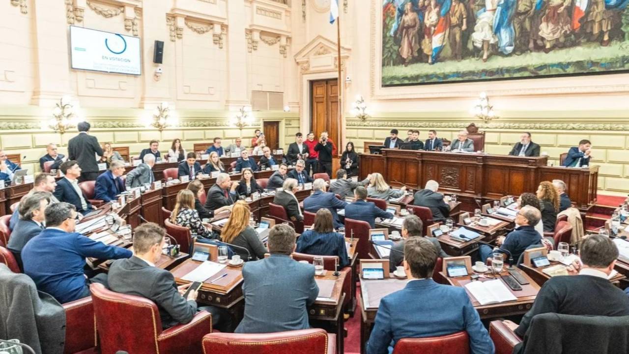 Reforma constitucional: la Convención sesionará la semana que viene para ocupar la vacante de "Locomotora" Oliveras