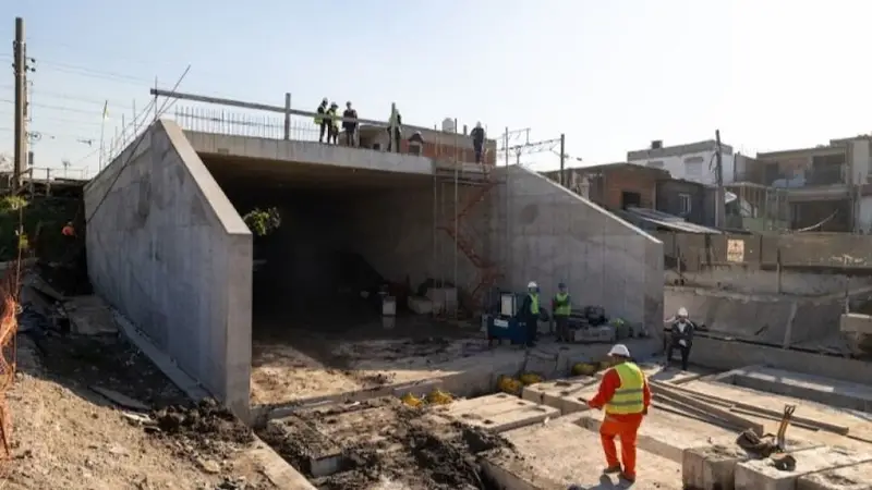 Cuál es la nueva obra pública que se realizará en Barracas. El nuevo paso vehicular que se realizará en Barracas para aliviar el tráfico en la zona.