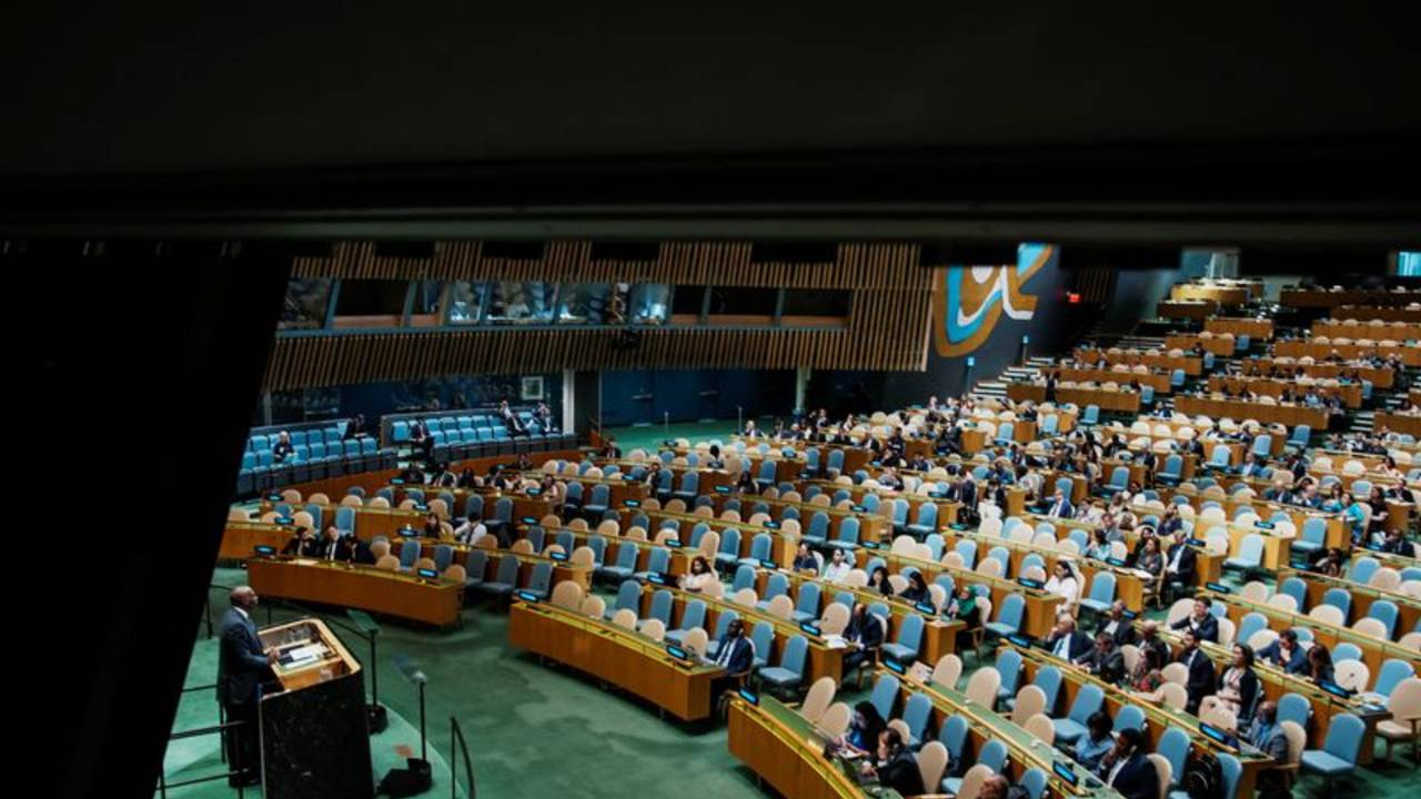 Arabia Saudita, Francia buscan apoyo para declaración sobre solución de dos Estados entre Israel y palestinos