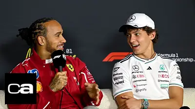 Lewis Hamilton y Kimi Antonelli. Lewis Hamilton y Kimi Antonelli.