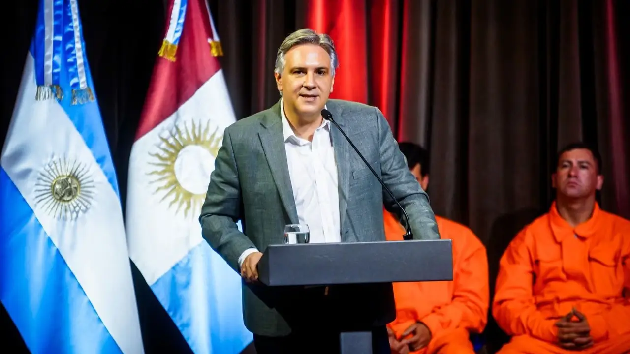 Llaryora se diferencia de Milei antes de la definición de las candidaturas