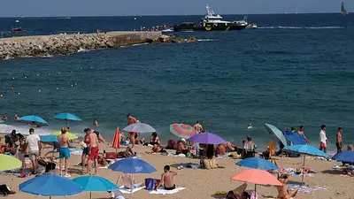 Dos hermanos británicos se ahogan en una playa de España y su padre es rescatado Dos hermanos británicos se ahogan en una playa de España y su padre es rescatado