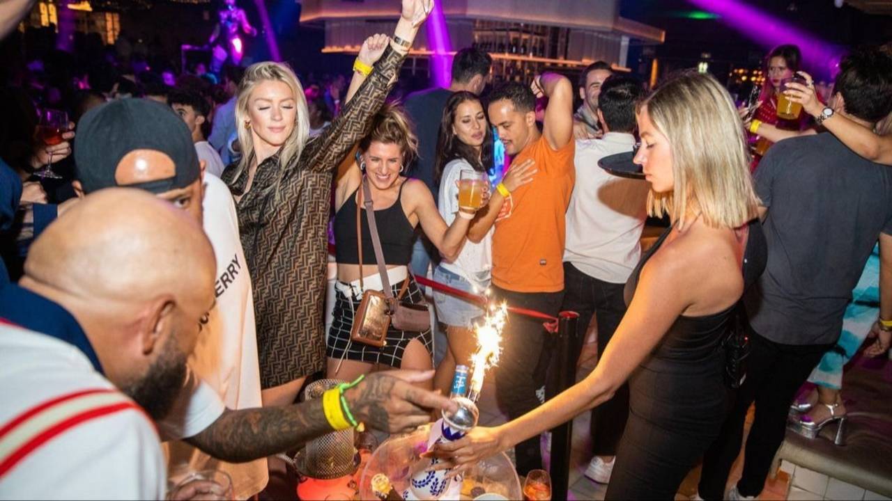 fiestas, amigos, celebraciones