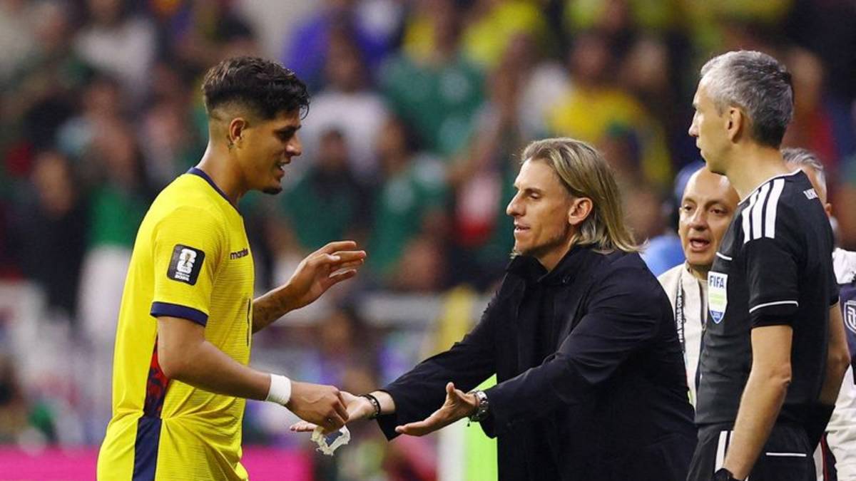 Beccacece se despide como entrenador de Ecuador tras la eliminación en el Mundial