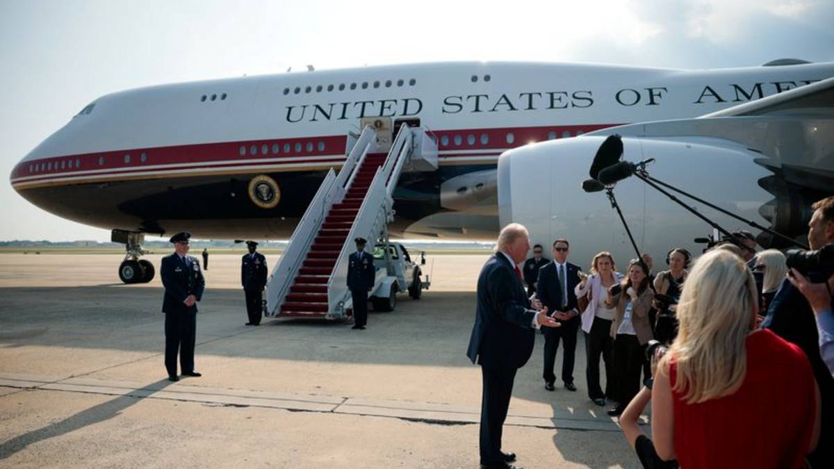 Trump estrena el nuevo Air Force One en un viaje para inaugurar museo sobre Theodore Roosevelt