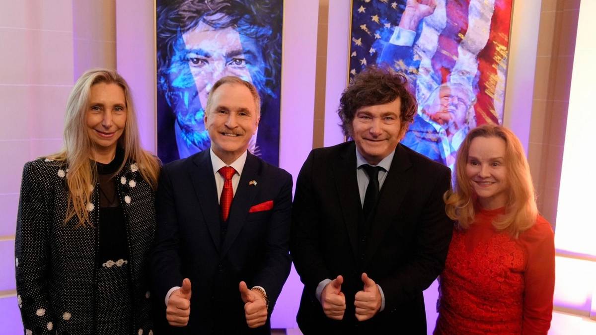 Las mejores fotos del desfile de Milei y sus funcionarios por la Embajada de EE.UU