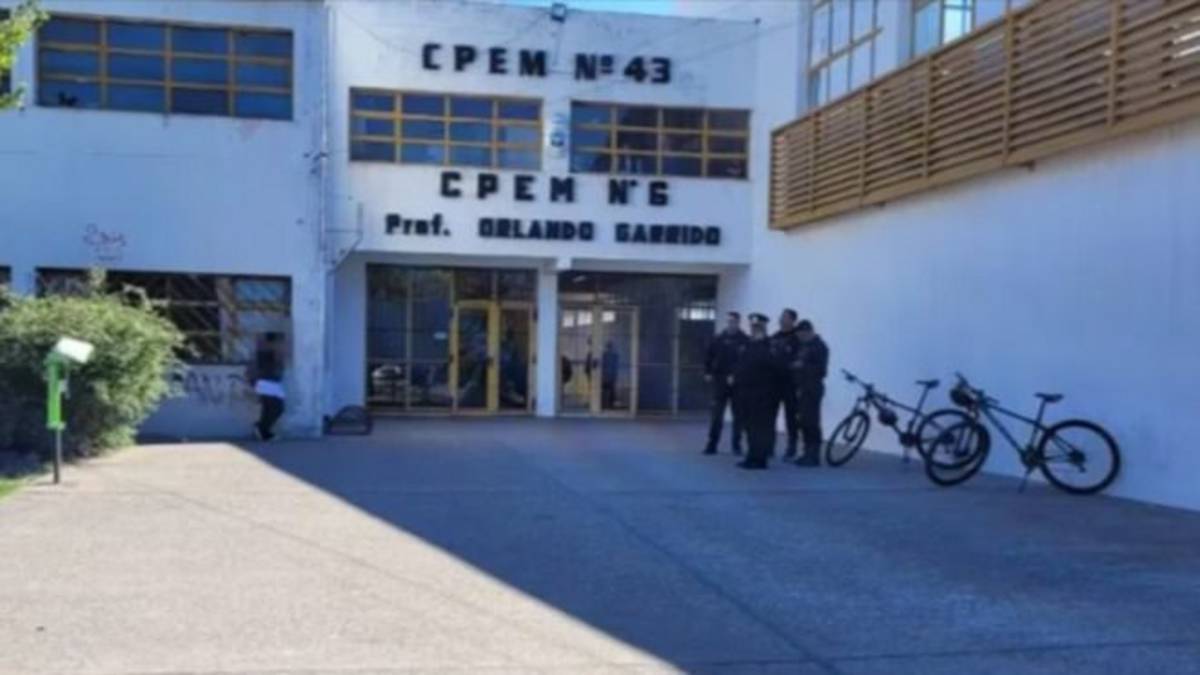 Horror en Neuquén: un adolescente fue con un arma al colegio y baleó a un compañero