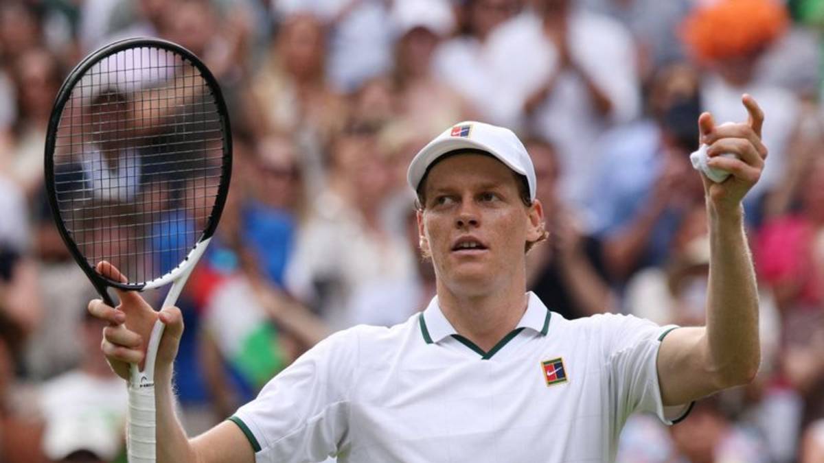 Sinner evita los problemas y pasa a tercera ronda en Wimbledon; Medvedev logra trabajada victoria