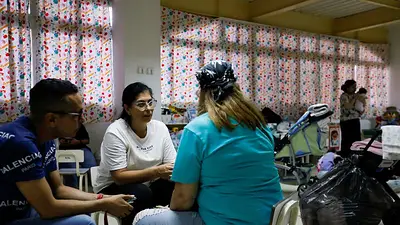 Refugios para víctimas de terremotos en Venezuela albergan a voluntarios sin hogar y sobrevivientes Refugios para víctimas de terremotos en Venezuela albergan a voluntarios sin hogar y sobrevivientes