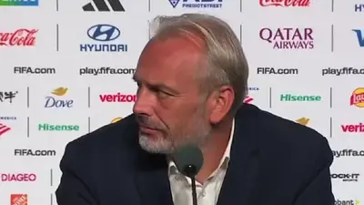 Tras quedar eliminado del Mundial, un DT se enteró en vivo de la muerte de su padre Tras quedar eliminado del Mundial, un DT se enteró en vivo de la muerte de su padre
