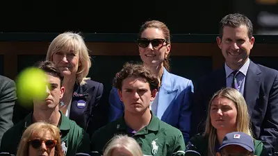 Princesa Catalina ve jugar a prometedores tenistas británicos Fery y Swan en visita a Wimbledon Princesa Catalina ve jugar a prometedores tenistas británicos Fery y Swan en visita a Wimbledon