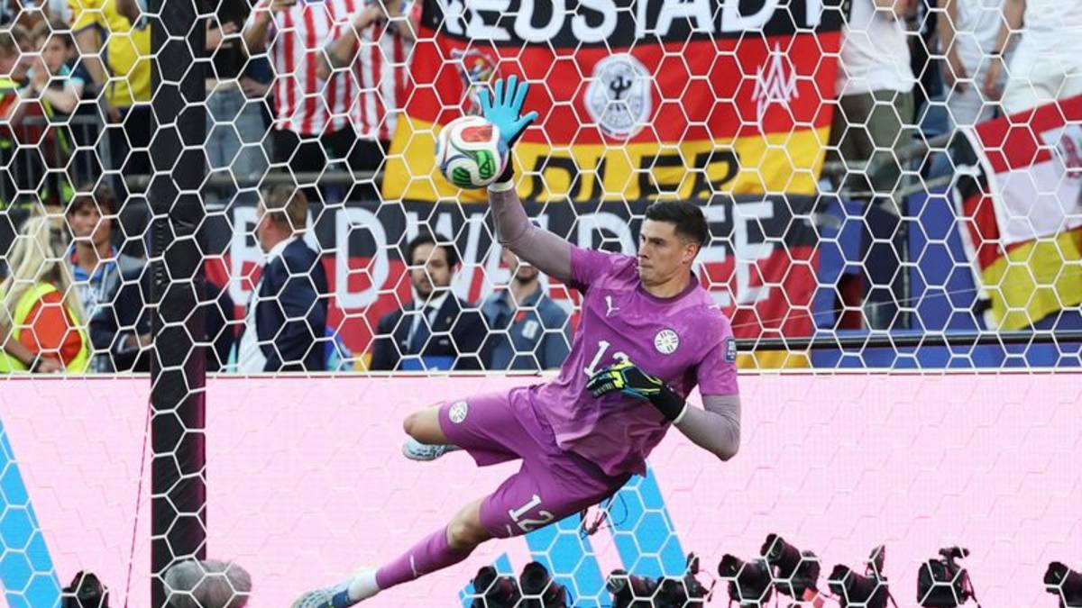 Paraguayo Gill espera victoria ante Francia y recuperar camiseta que vendió