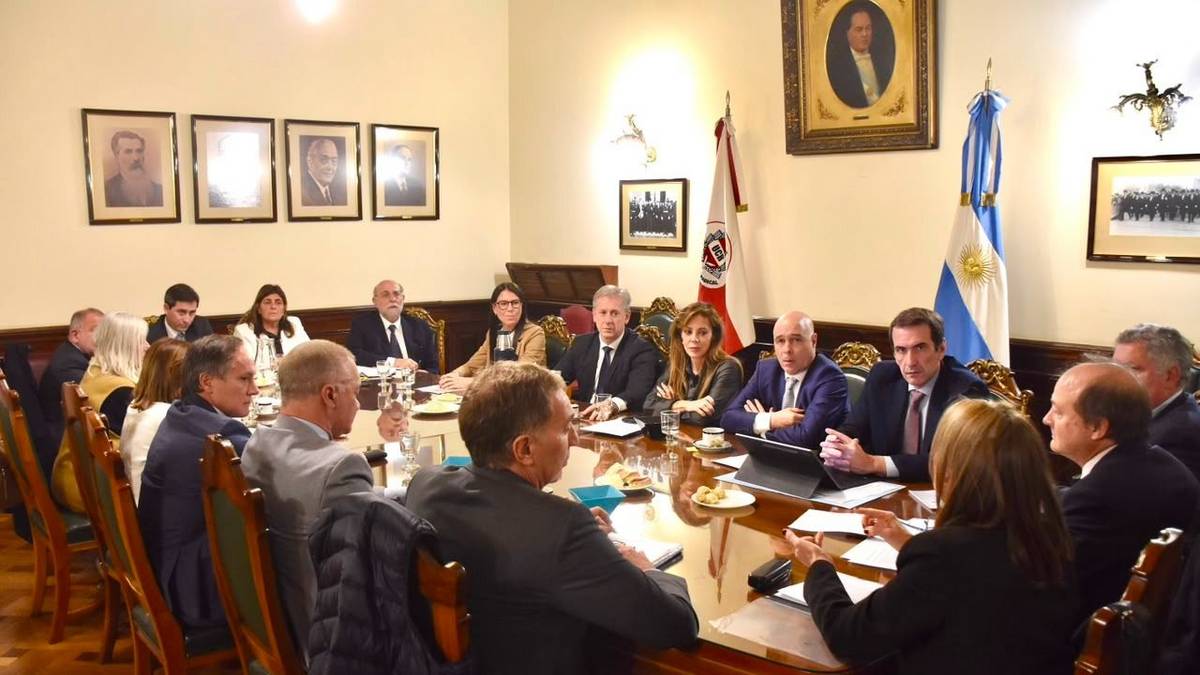 Los riesgos del plan de La Libertad Avanza para el Congreso en la era post Adorni
