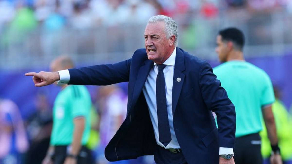 Si uno quiere ganar, tiene que aprender a perder, dice DT Alfaro tras eliminación de Paraguay del Mundial
