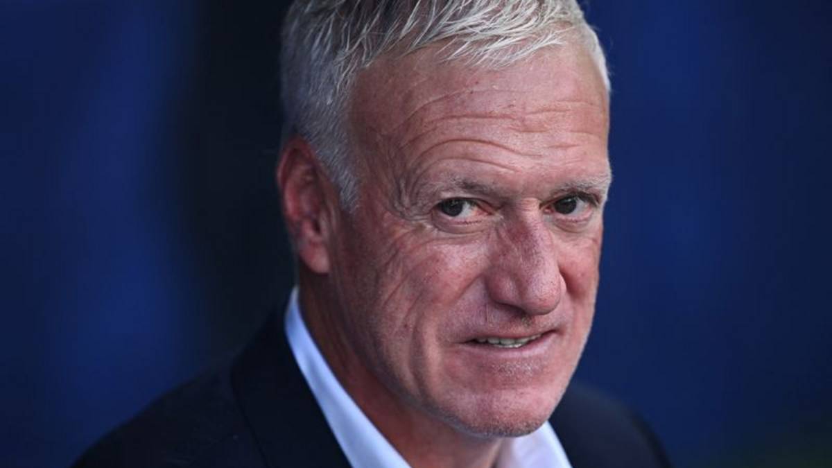 DT Deschamps se muestra en calma tras el intenso partido contra Paraguay