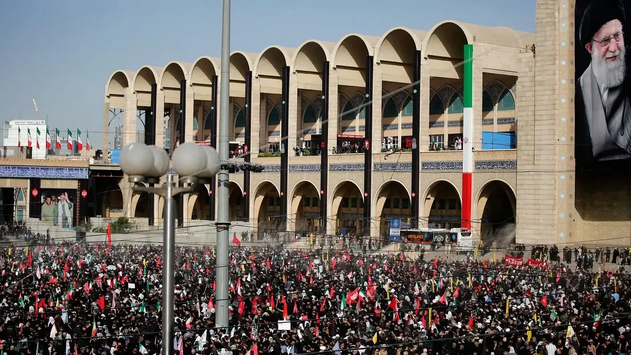 Irán, Alí Jamenei, política