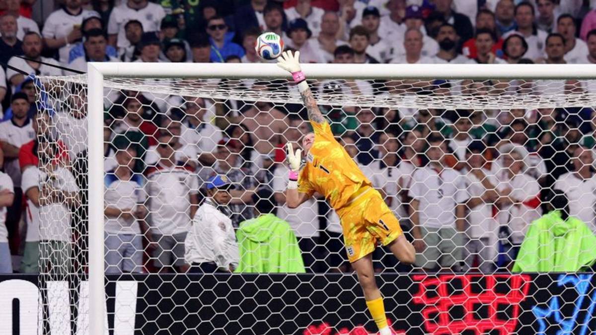 Inglaterra sale airosa de la dura prueba del Azteca y se presenta como clara aspirante al Mundial