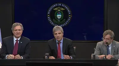 Caputo: "Salir a los mercados es una opción, no un objetivo" Caputo: "Salir a los mercados es una opción, no un objetivo"
