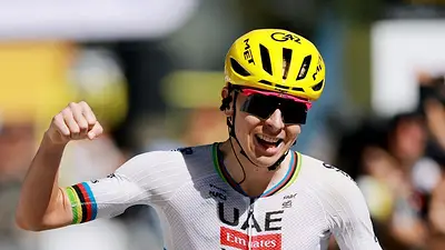 Pogacar gana la tercera etapa del Tour y le arrebata el maillot amarillo a Vingegaard Pogacar gana la tercera etapa del Tour y le arrebata el maillot amarillo a Vingegaard