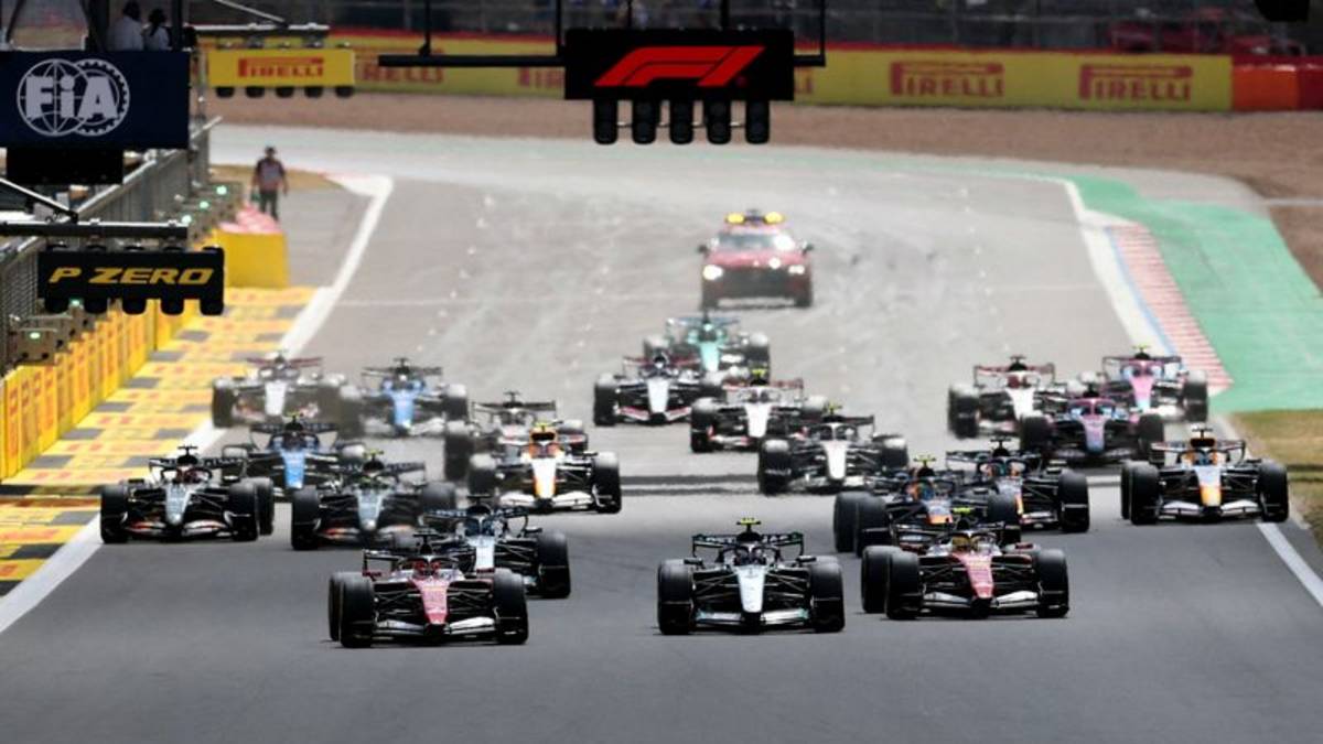 F1 podría recuperar el repostaje y tener proveedor independiente de motores V8: presidente FIA