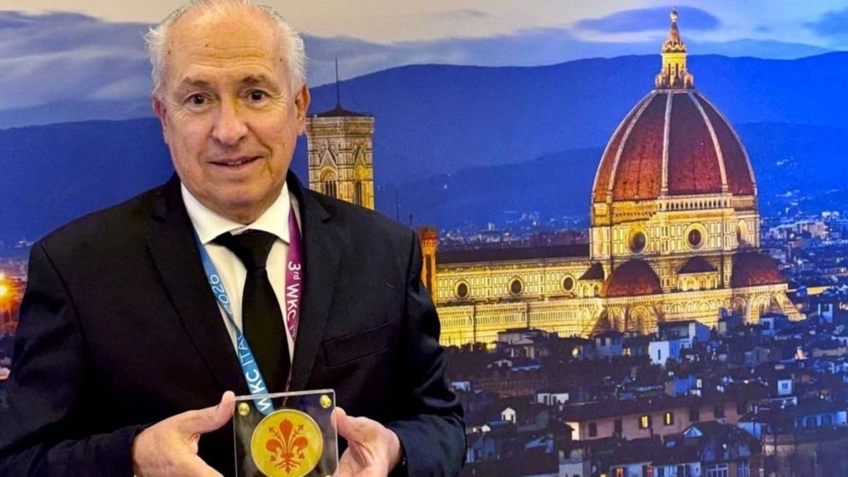 Es argentino, creó una técnica revolucionaria para operar la vista y fue premiado en Italia
