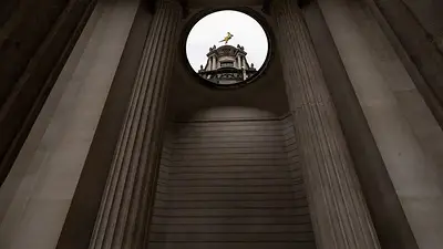 El Banco de Inglaterra ve en la IA riesgos cada vez mayores para la estabilidad financiera El Banco de Inglaterra ve en la IA riesgos cada vez mayores para la estabilidad financiera