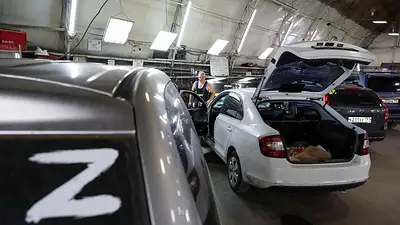 Rusos corren a adaptar sus vehículos para que funcionen con GLP ante la escasez de gasolina Rusos corren a adaptar sus vehículos para que funcionen con GLP ante la escasez de gasolina