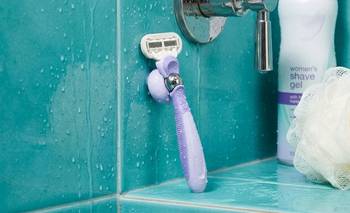 Por qué nunca deberías dejar tu maquinita de depilar en la ducha | Belleza