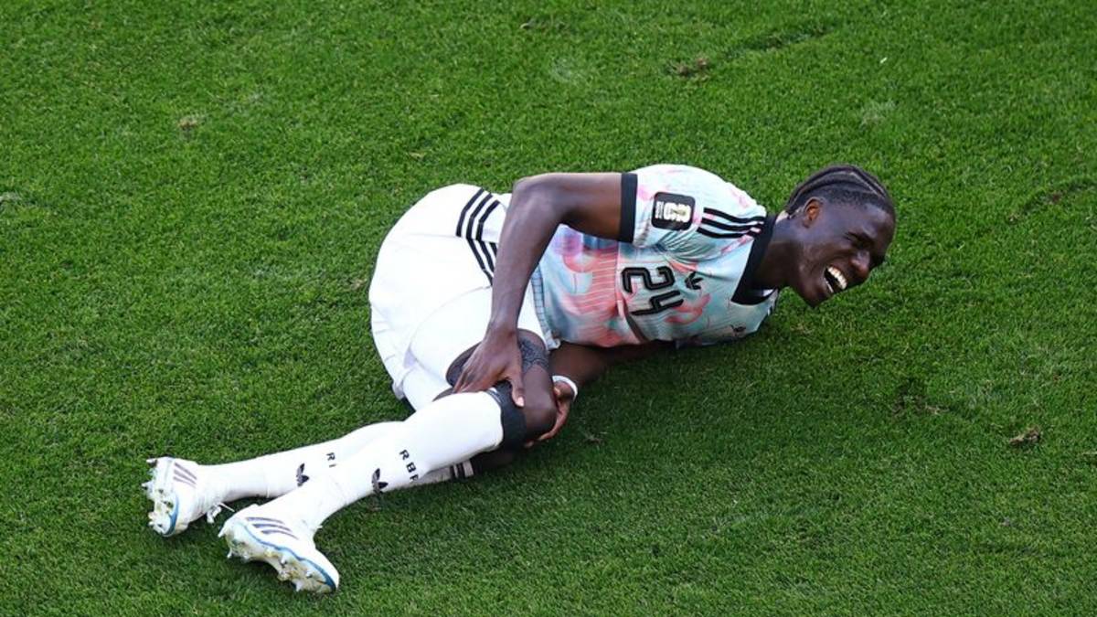 Centrocampista belga Onana queda fuera del Mundial por lesión en rodilla