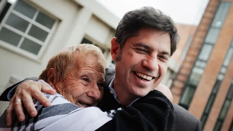 Una encuesta muestra que Kicillof se consolida como el principal líder opositor a Milei Una encuesta muestra que Kicillof se consolida como el principal líder opositor a Milei