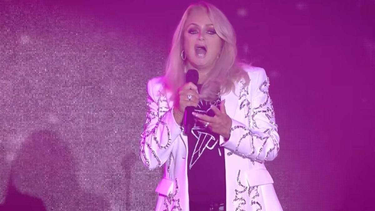 Murió Bonnie Tyler, la voz de una histórica canción de cancha en Argentina
