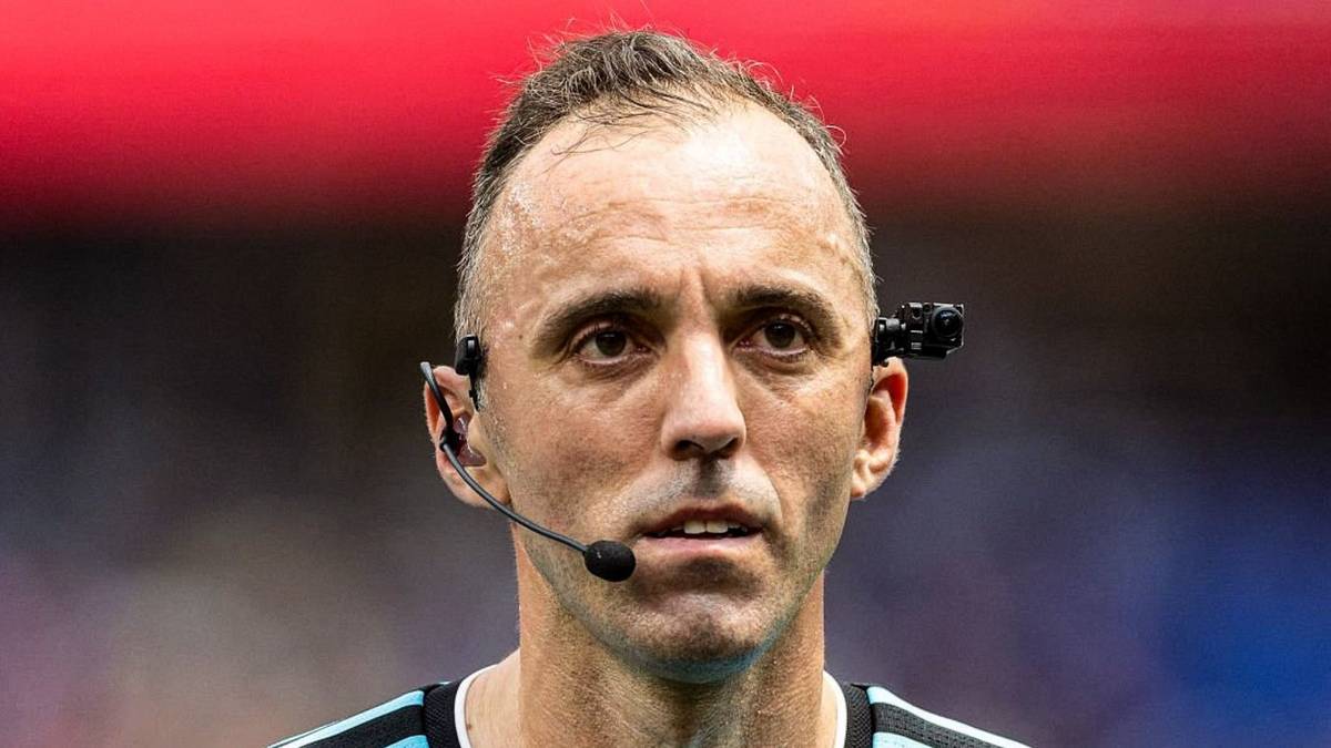 Es portugués y dirigió a Suiza en una goleada: el polémico árbitro del partido del sábado