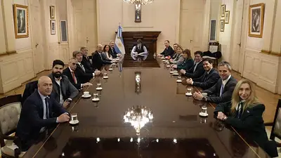 Tras las críticas de la Iglesia, Milei reunió a su Gabinete en Casa Rosada Tras las críticas de la Iglesia, Milei reunió a su Gabinete en Casa Rosada