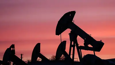 La escalada entre EEUU e Irán podría amenazar el superávit del mercado petrolero de 2027, según la AIE La escalada entre EEUU e Irán podría amenazar el superávit del mercado petrolero de 2027, según la AIE