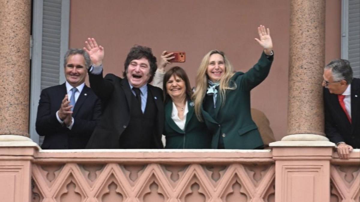 Los tres peores meses de Milei, blindar a Bullrich como su vice y el 65% en contra