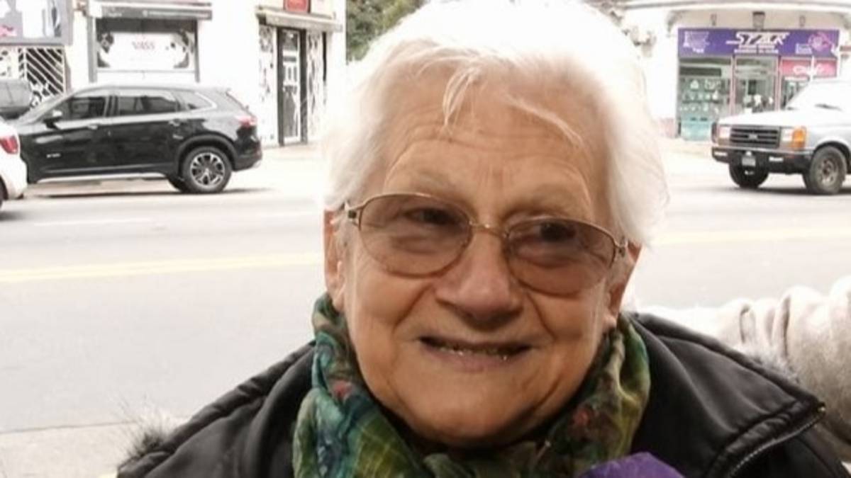 "Vende pan para vivir": el conmovedor caso que hizo llorar a todos en un móvil de El Trece