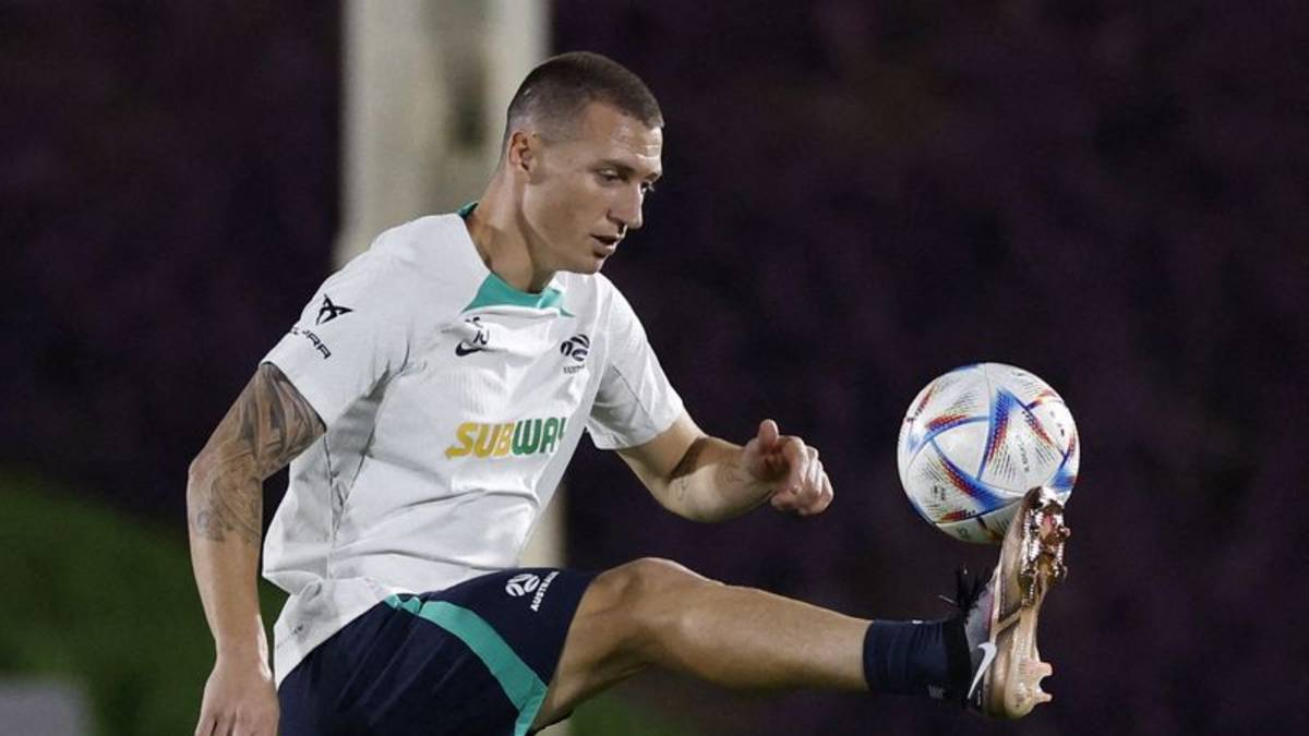 Delantero australiano Mitch Duke pone fin a su carrera con la selección