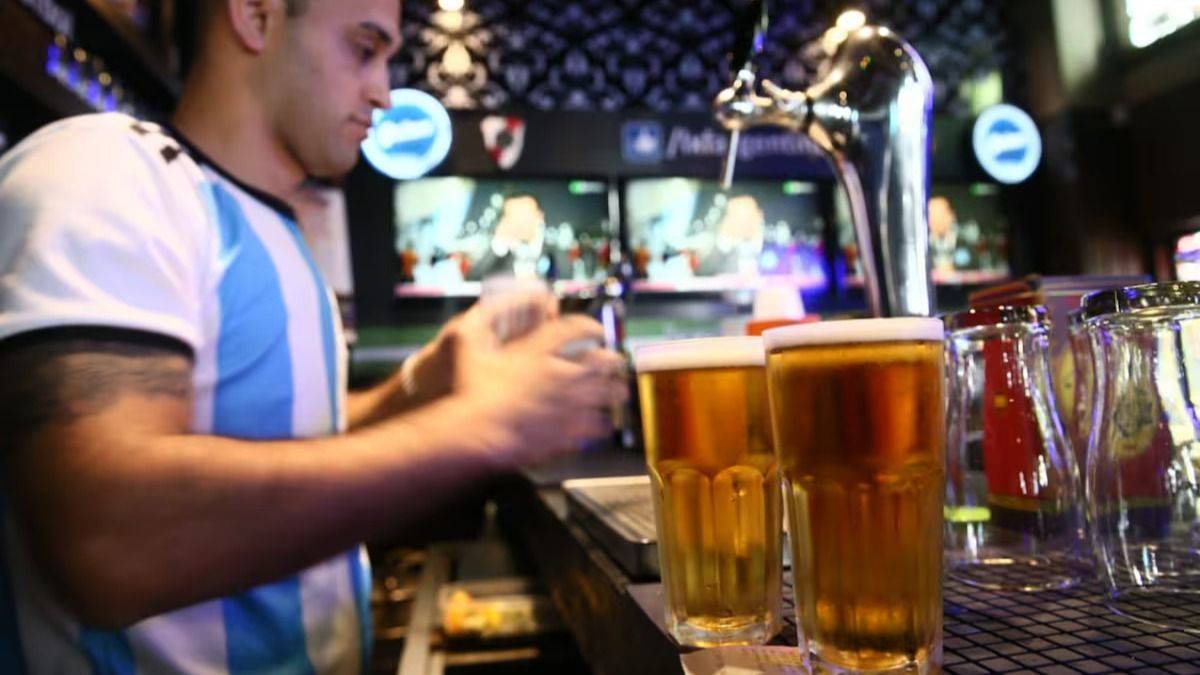 Dónde ver a Argentina hoy: cinco bares con pantalla gigante para alentar a la Selección