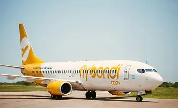 Flybondi quiere reconvertirse, pero sigue sin pagarle a sus exempleados | Flybondi
